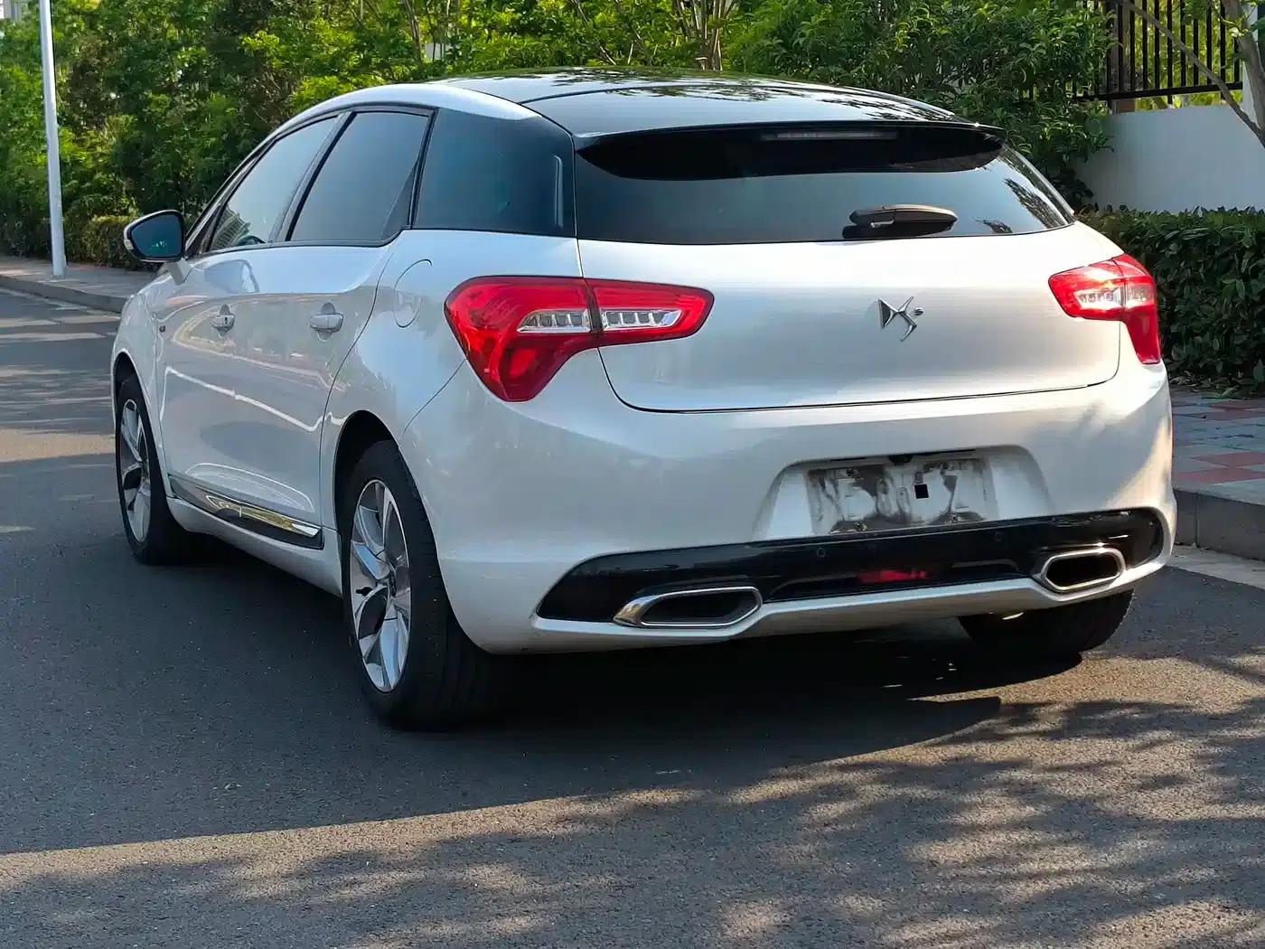 DS 5 2013 1.6T Luxury Edition THP200 — миниатюра 4