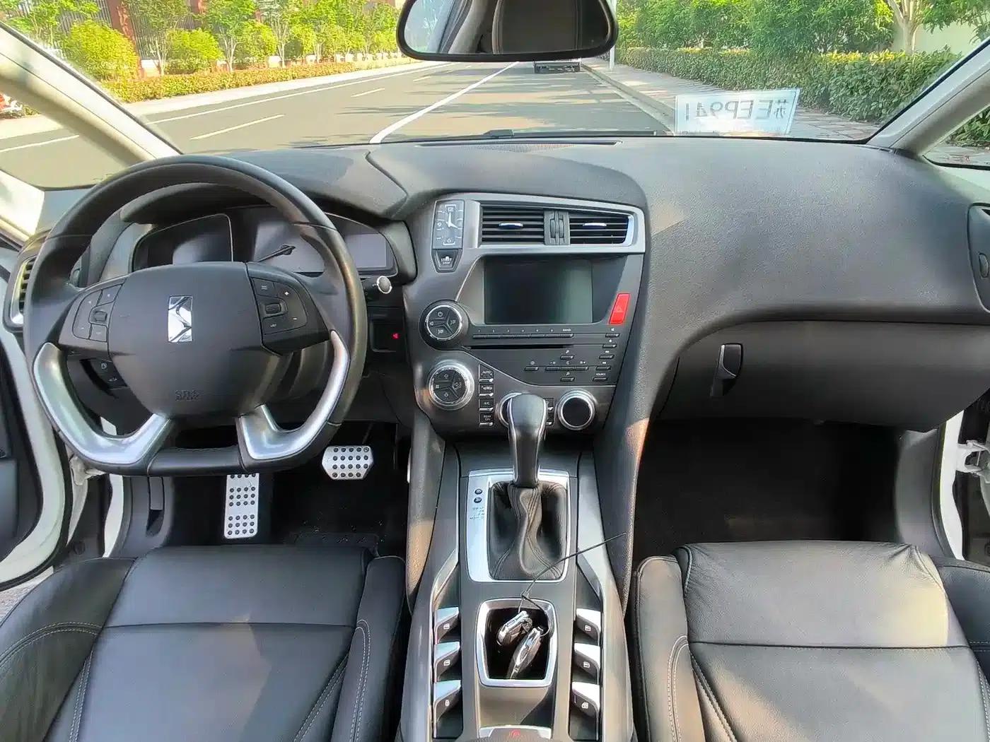 DS 5 2013 1.6T Luxury Edition THP200 — миниатюра 5