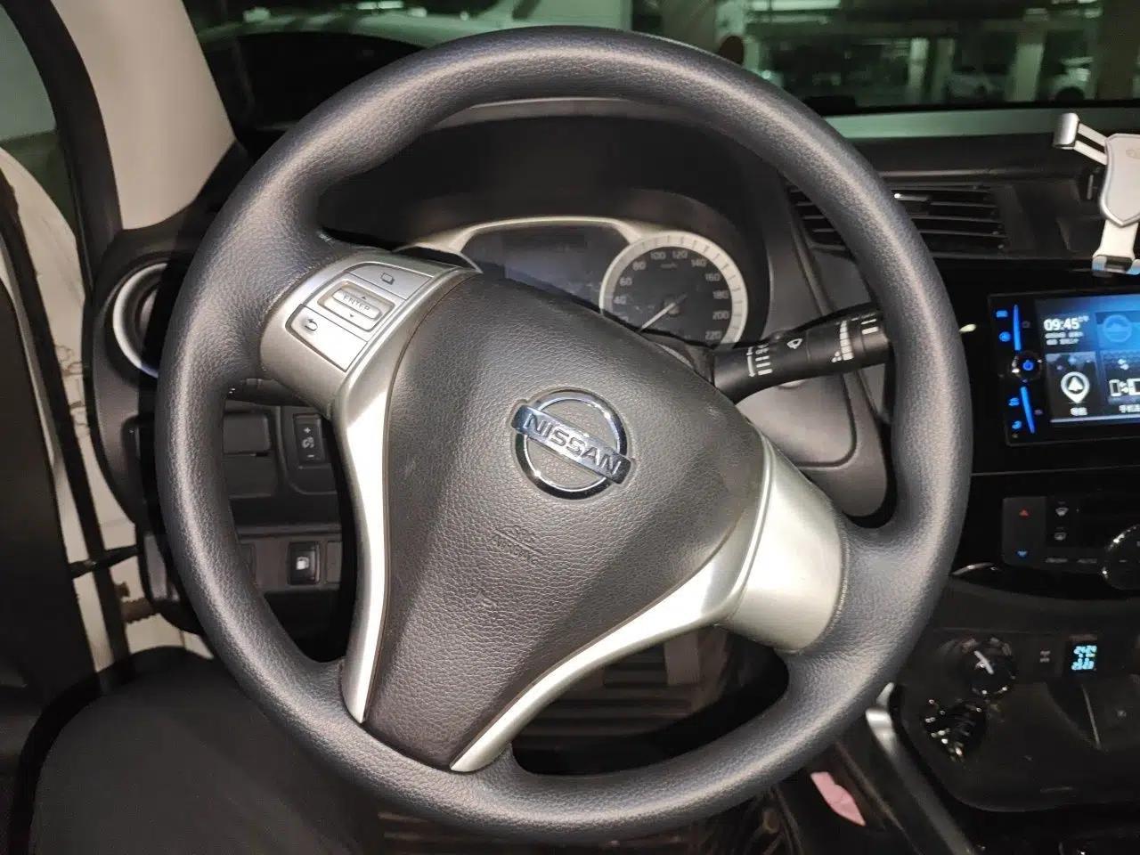 Nissan Terra 2018 2.5L Automatic 4x4 Luxury Edition — миниатюра 10