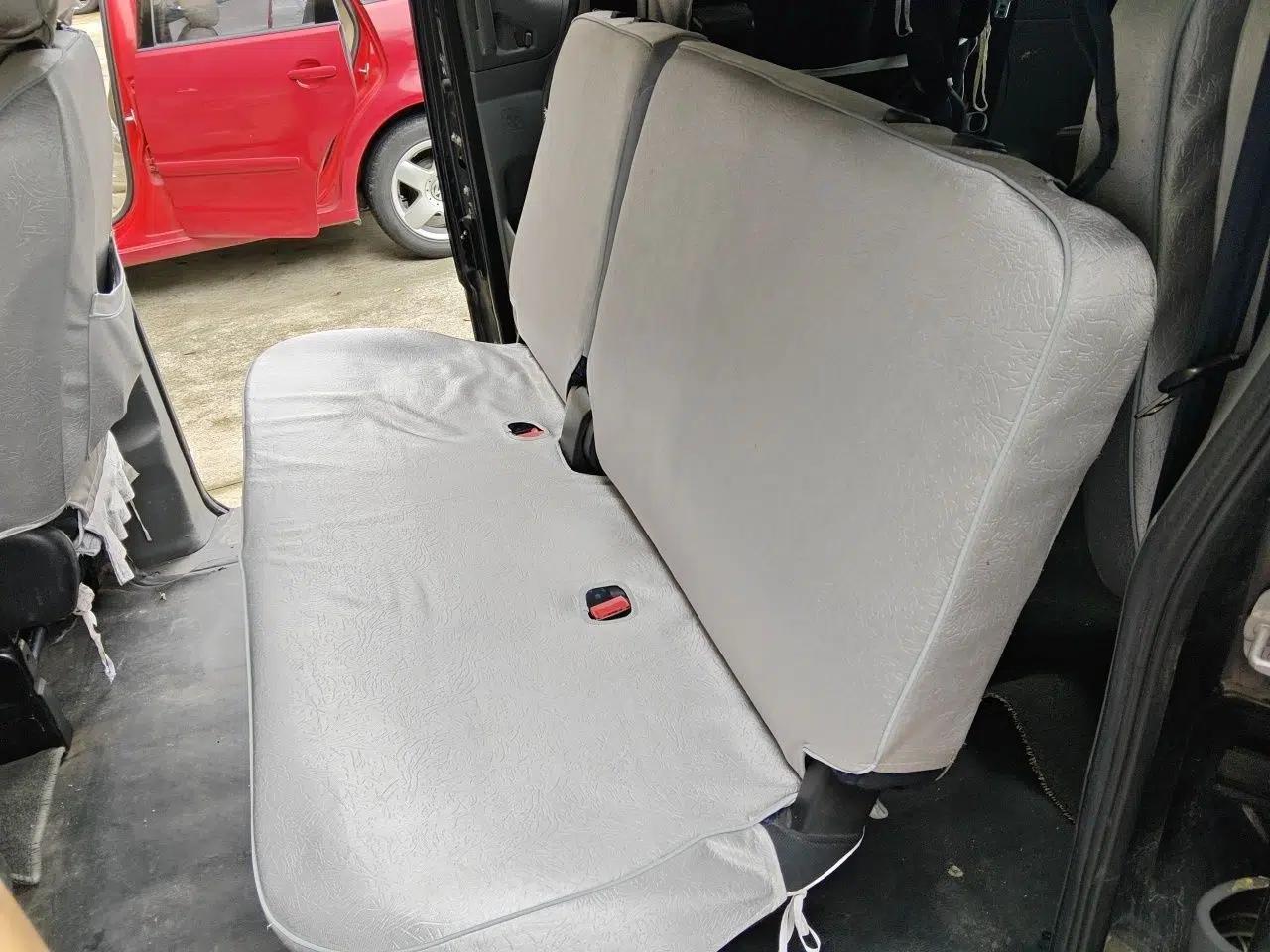 Nissan NV200 2013 1.6L Luxury Model China IV Standard — миниатюра 17