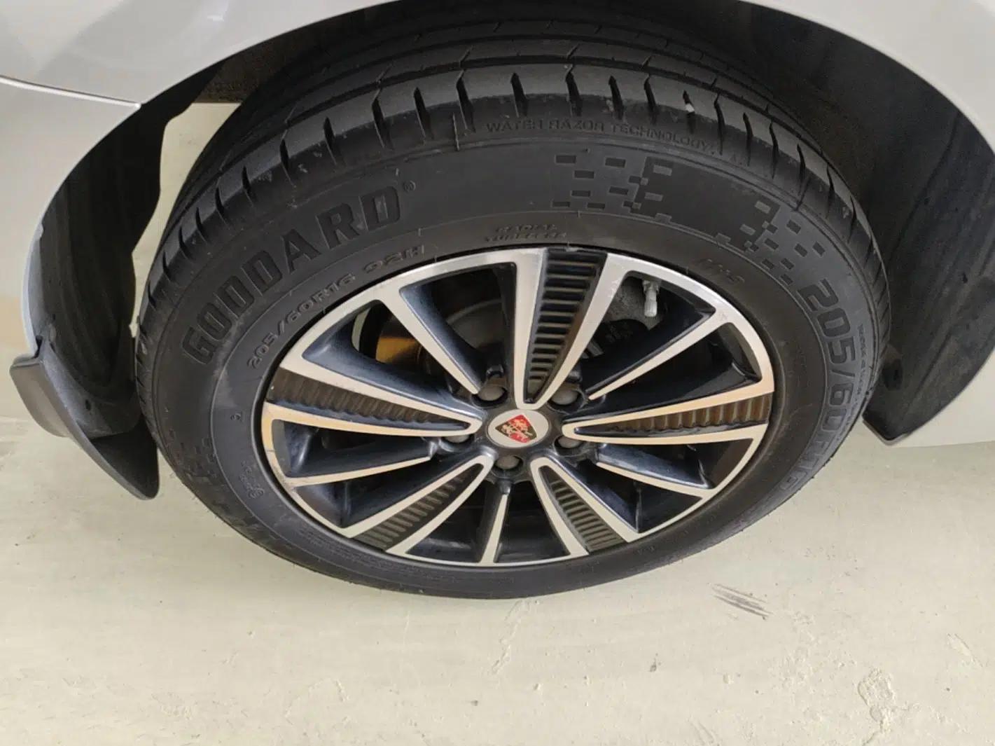 Roewe Ei5 2018 Internet Flagship Edition — миниатюра 11