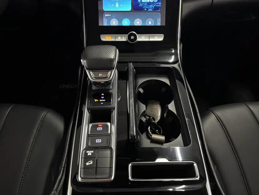 Roewe RX5 MAX 2019 300TGI Automatic Smart Cabin Luxury Edition — миниатюра 11