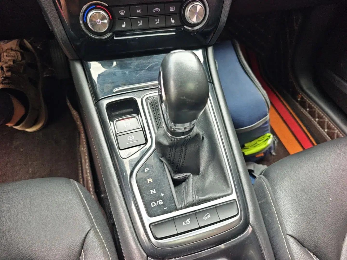 Roewe RX3 2018 1.6L CVT Flagship Edition — миниатюра 21