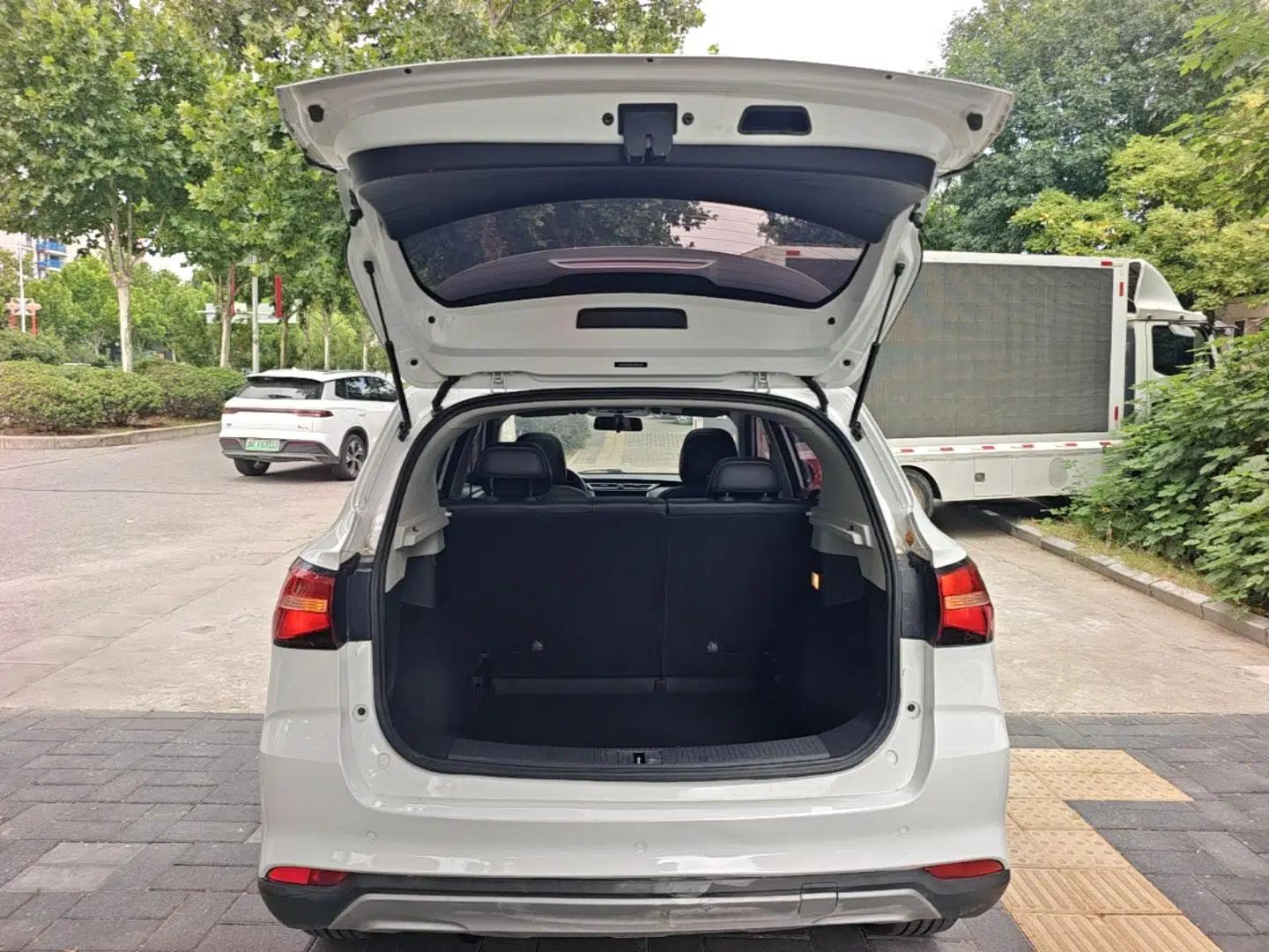 Roewe RX3 2018 1.6L CVT Flagship Edition — миниатюра 27