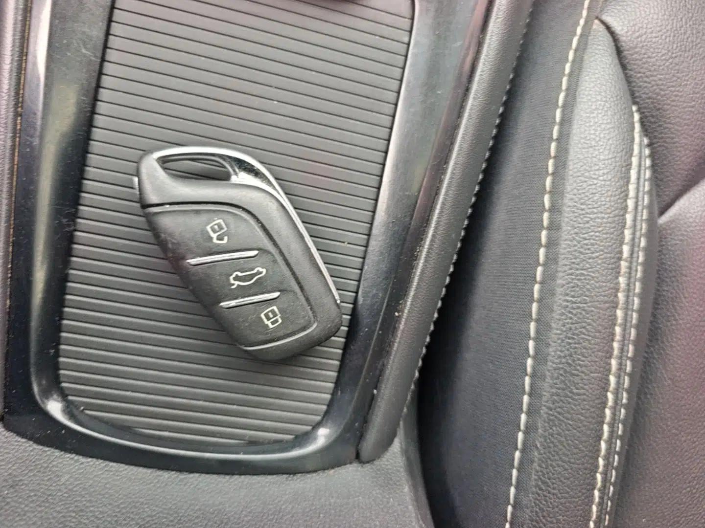 Roewe RX3 2018 1.6L CVT Flagship Edition — миниатюра 28