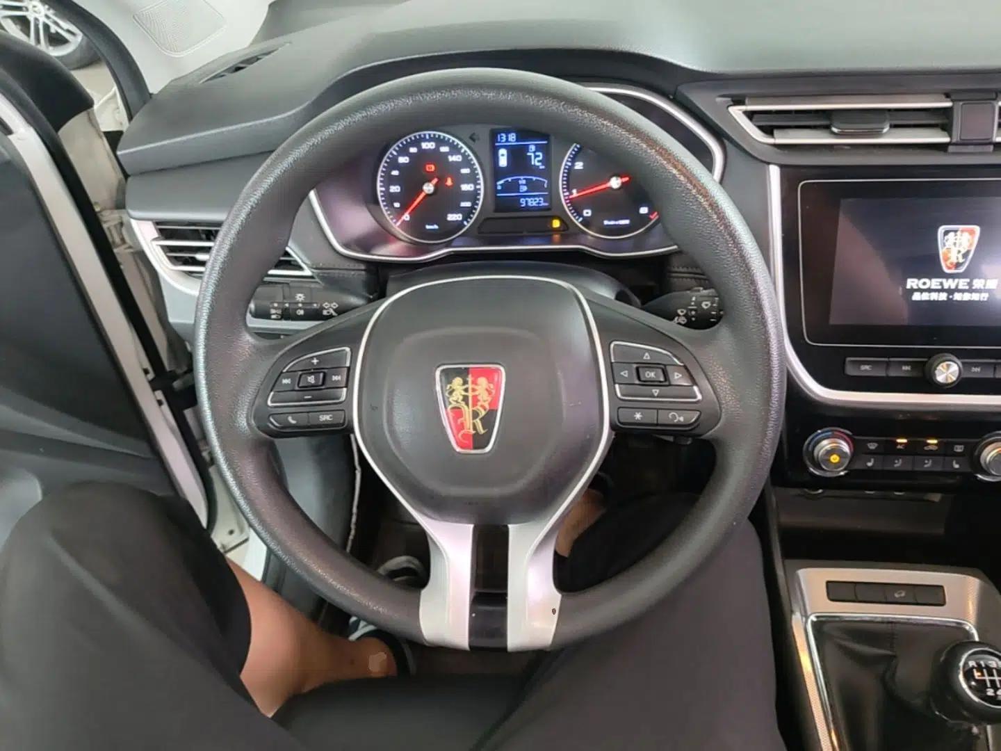 Roewe RX3 2018 1.6L Manual Flagship Edition — миниатюра 13