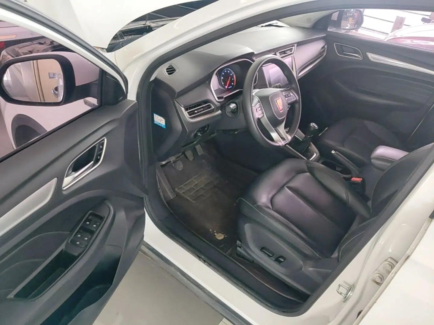 Roewe RX3 2018 1.6L Manual Flagship Edition — миниатюра 18