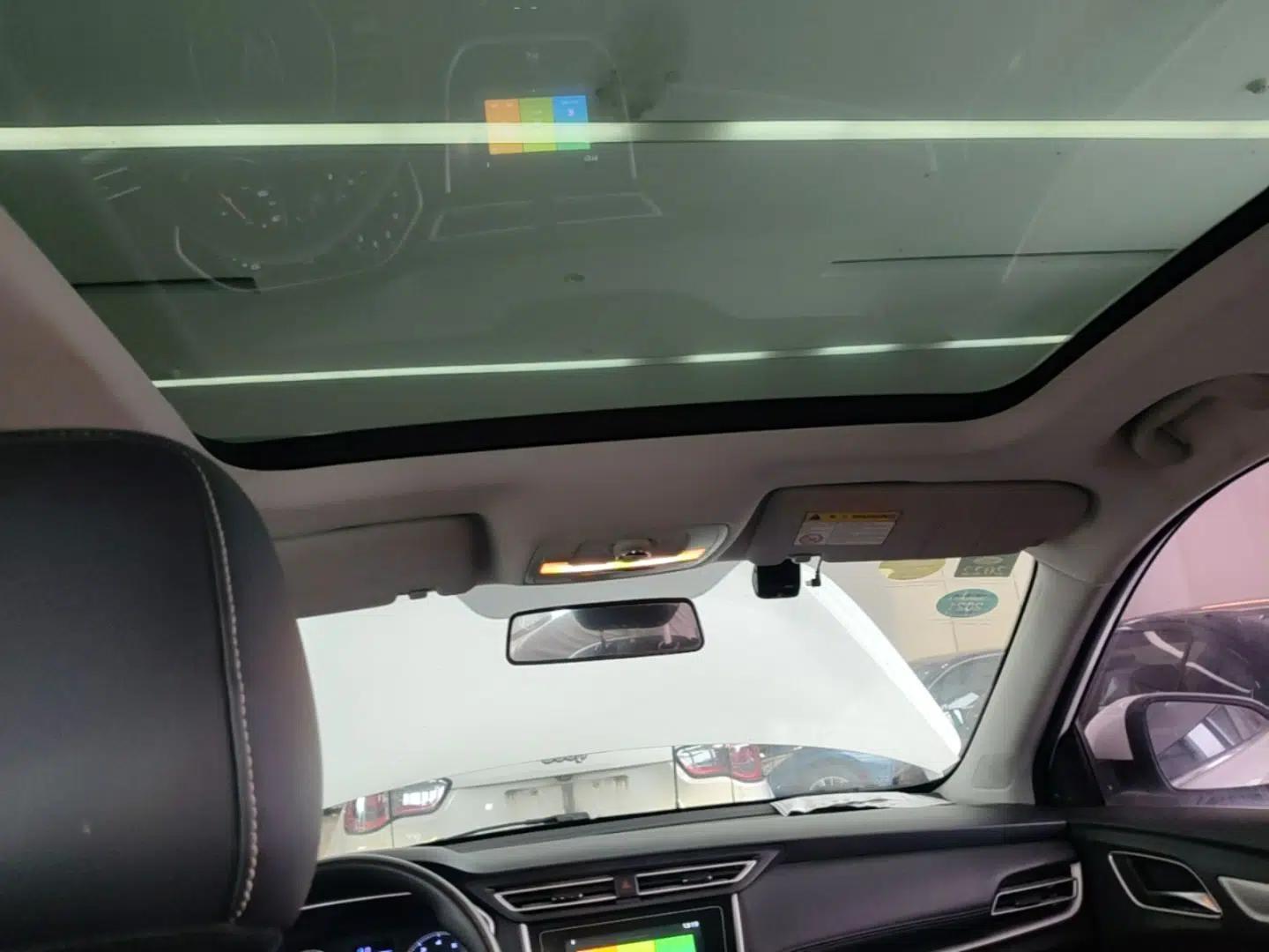 Roewe RX3 2018 1.6L Manual Flagship Edition — миниатюра 21