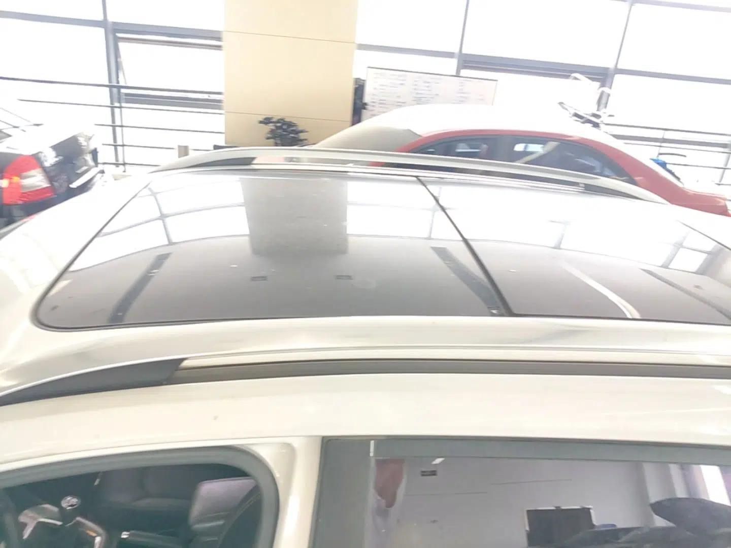 Roewe RX3 2018 1.6L Manual Flagship Edition — миниатюра 7