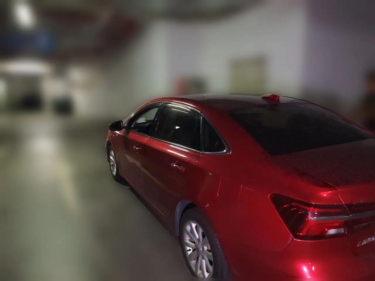 Roewe i6 New Energy 2017 45T Hybrid Connect & Smart Enjoyment Edition — миниатюра 4