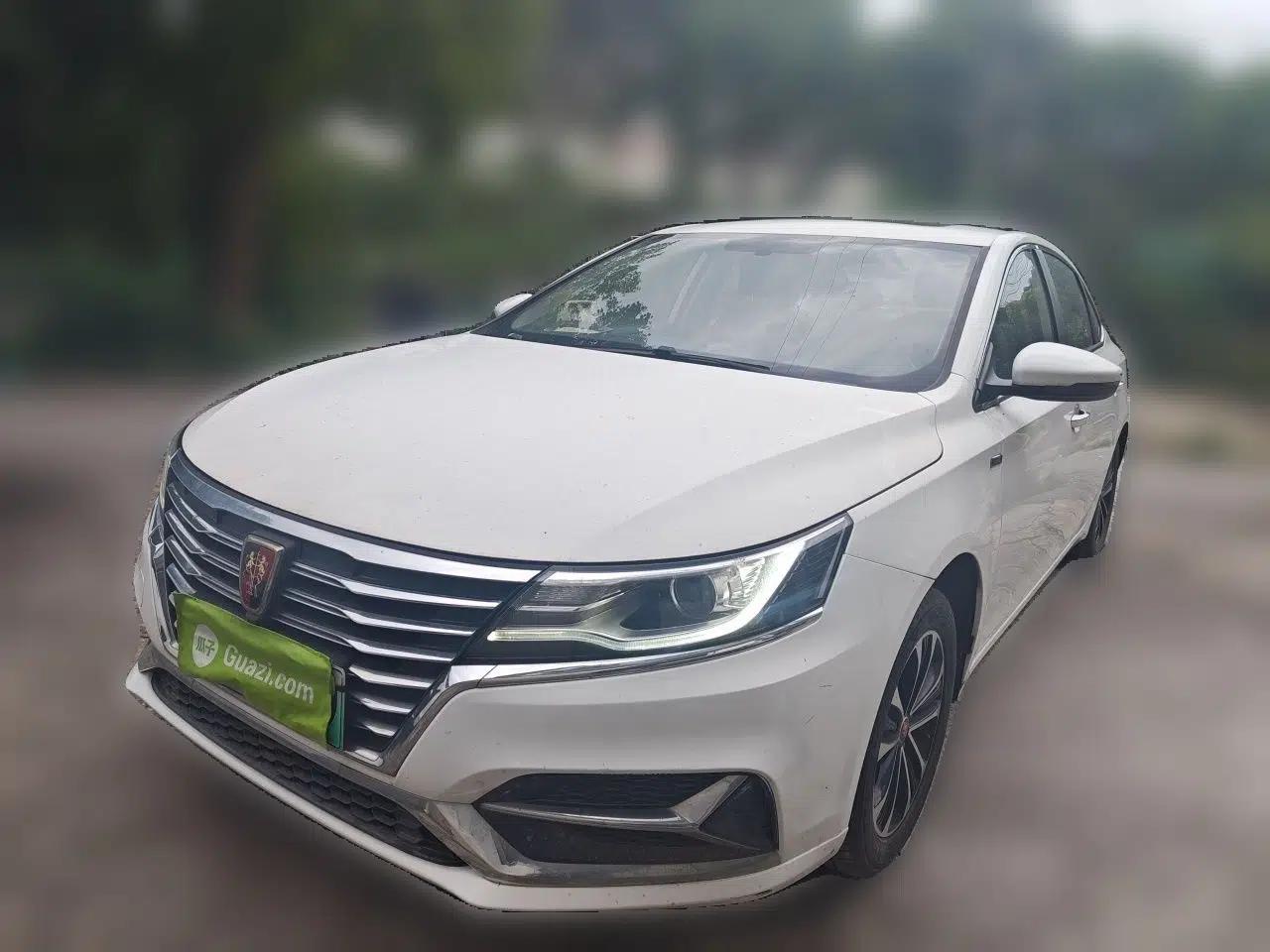 Roewe i6 New Energy 2019 PLUS 50T 4G Connected Glory Luxury Edition — миниатюра 1