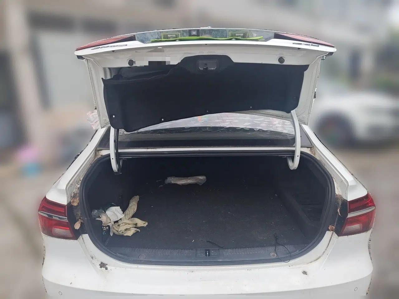 Roewe i6 New Energy 2019 PLUS 50T 4G Connected Glory Luxury Edition — миниатюра 19