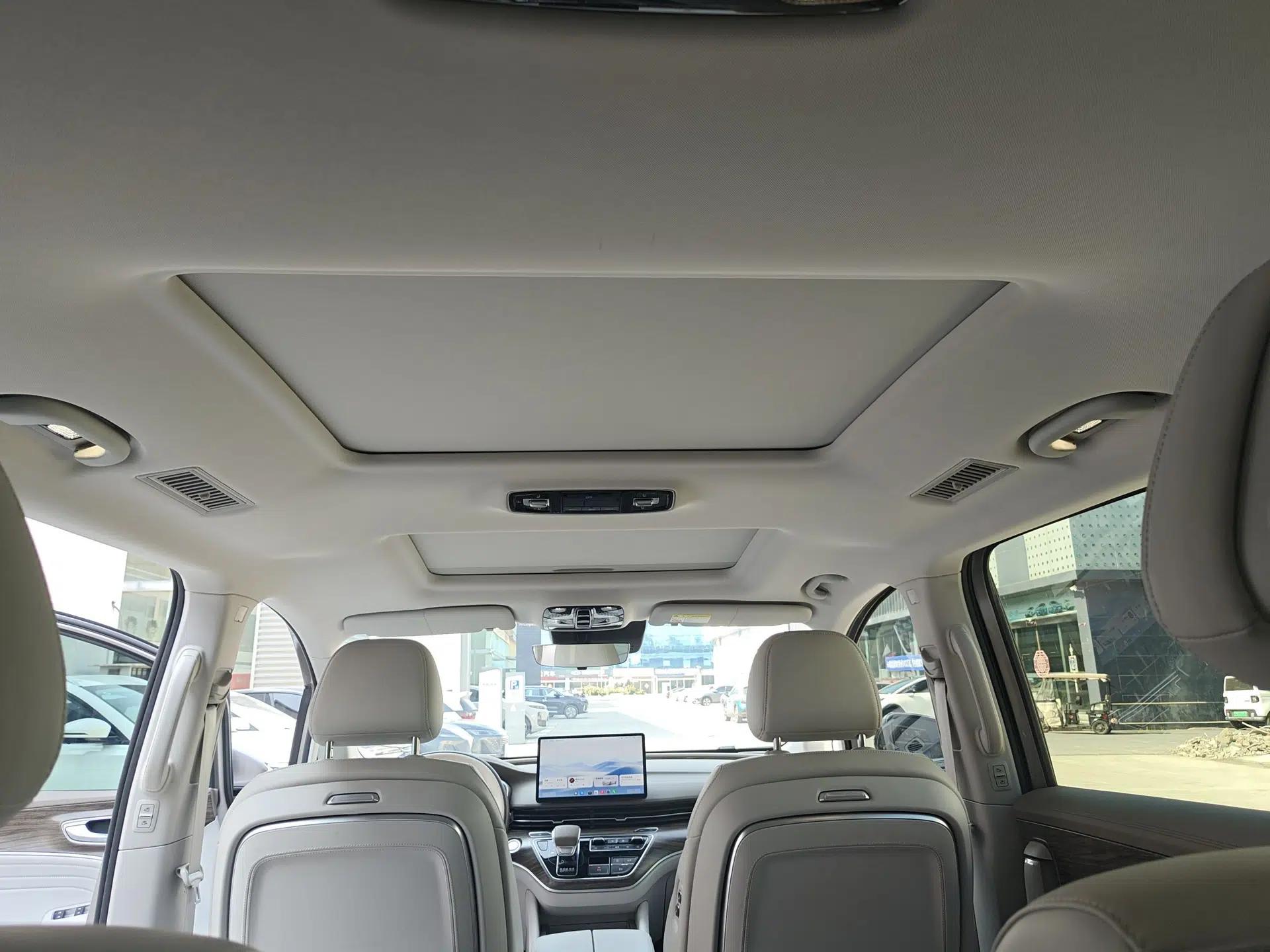 Roewe iMAX8 New Energy 2025 1.5T DMH Lu Zun Deluxe Edition — миниатюра 11