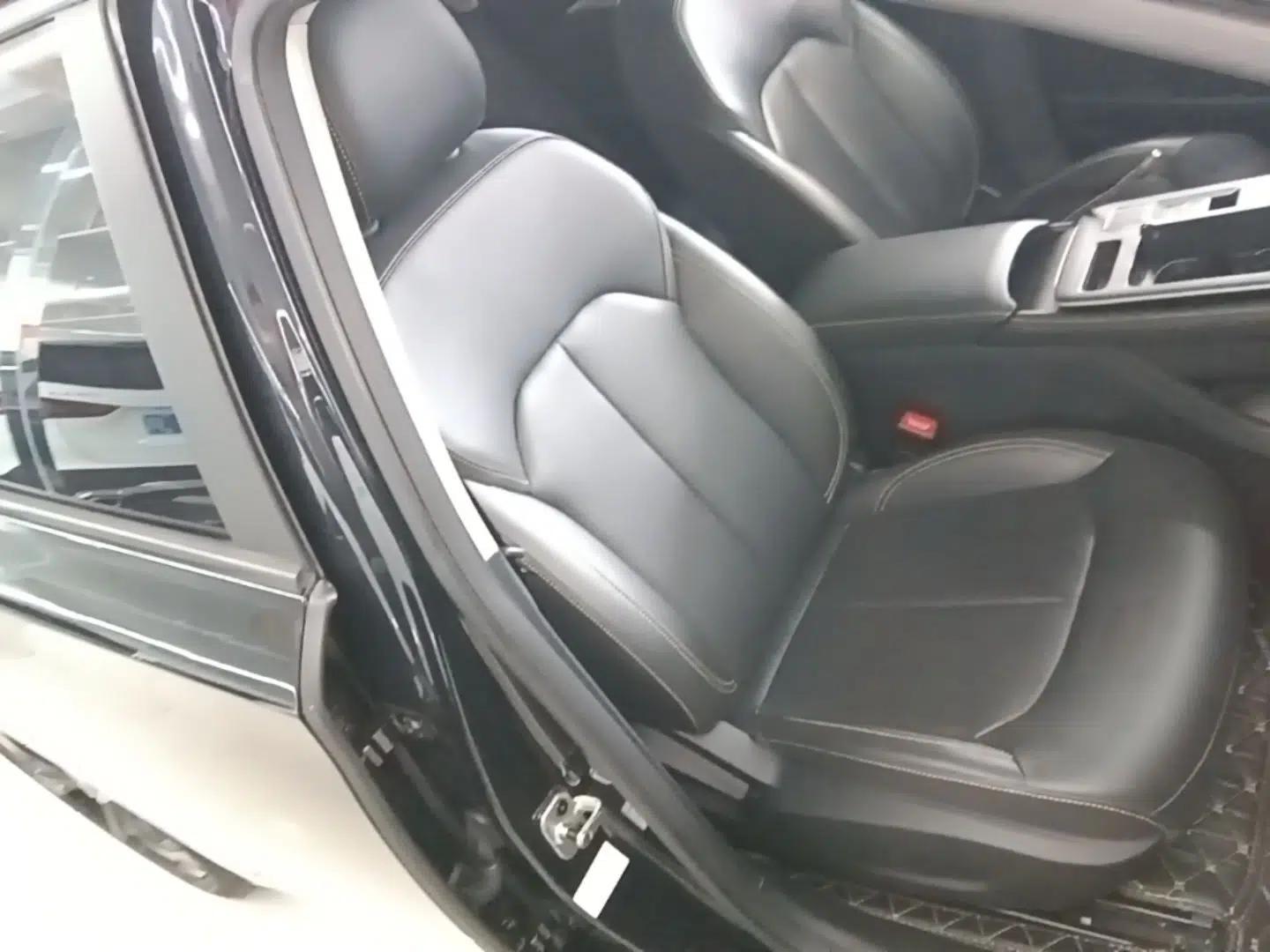 Roewe i6 MAX 2020 300TGI Automatic Sporty Cool Edition — миниатюра 19