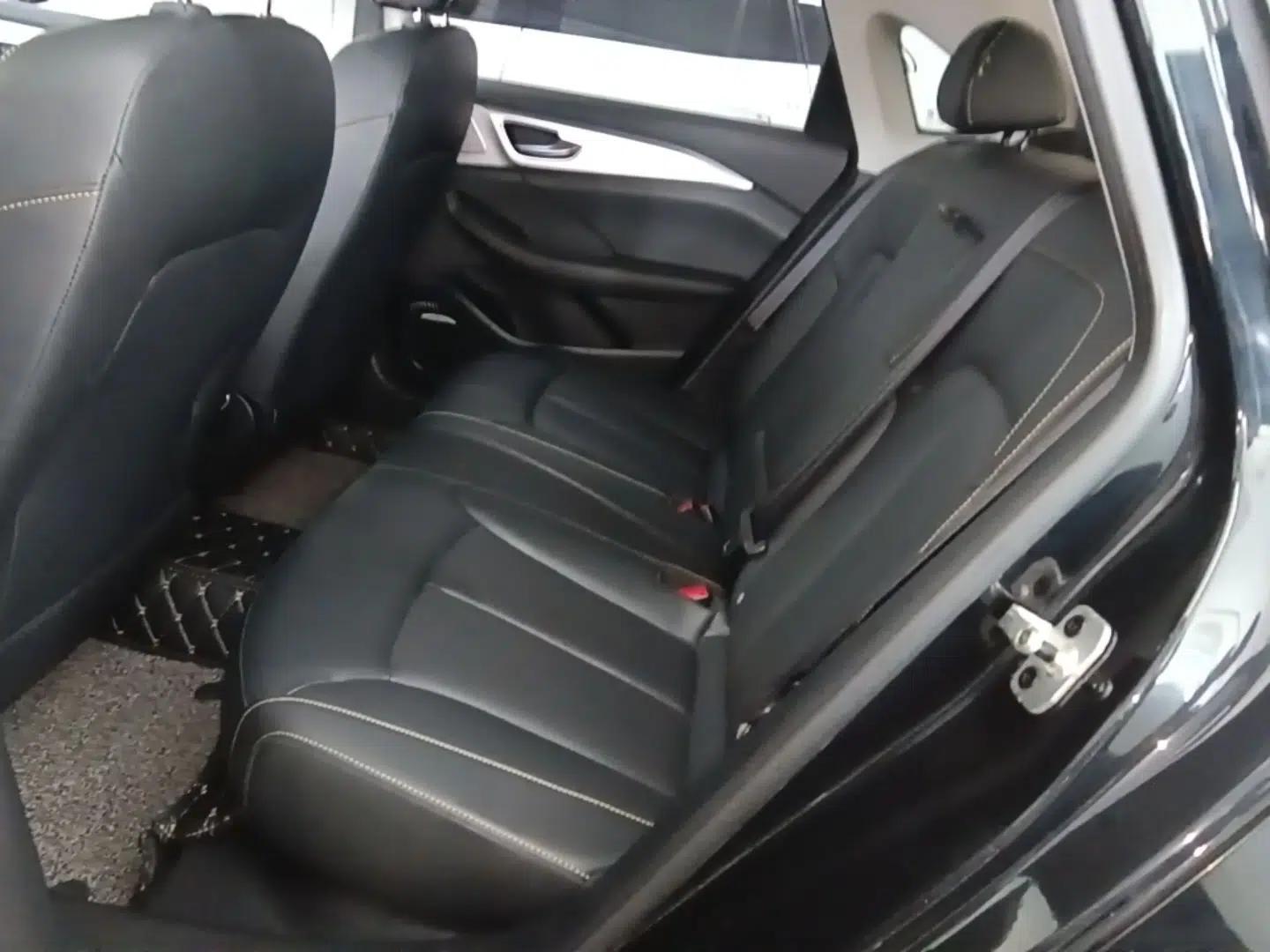 Roewe i6 MAX 2020 300TGI Automatic Sporty Cool Edition — миниатюра 20