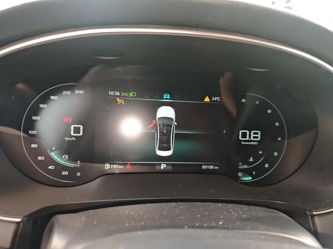 Roewe i6 MAX 2020 300TGI Automatic Cool & Stylish Skyroof Edition — миниатюра 11