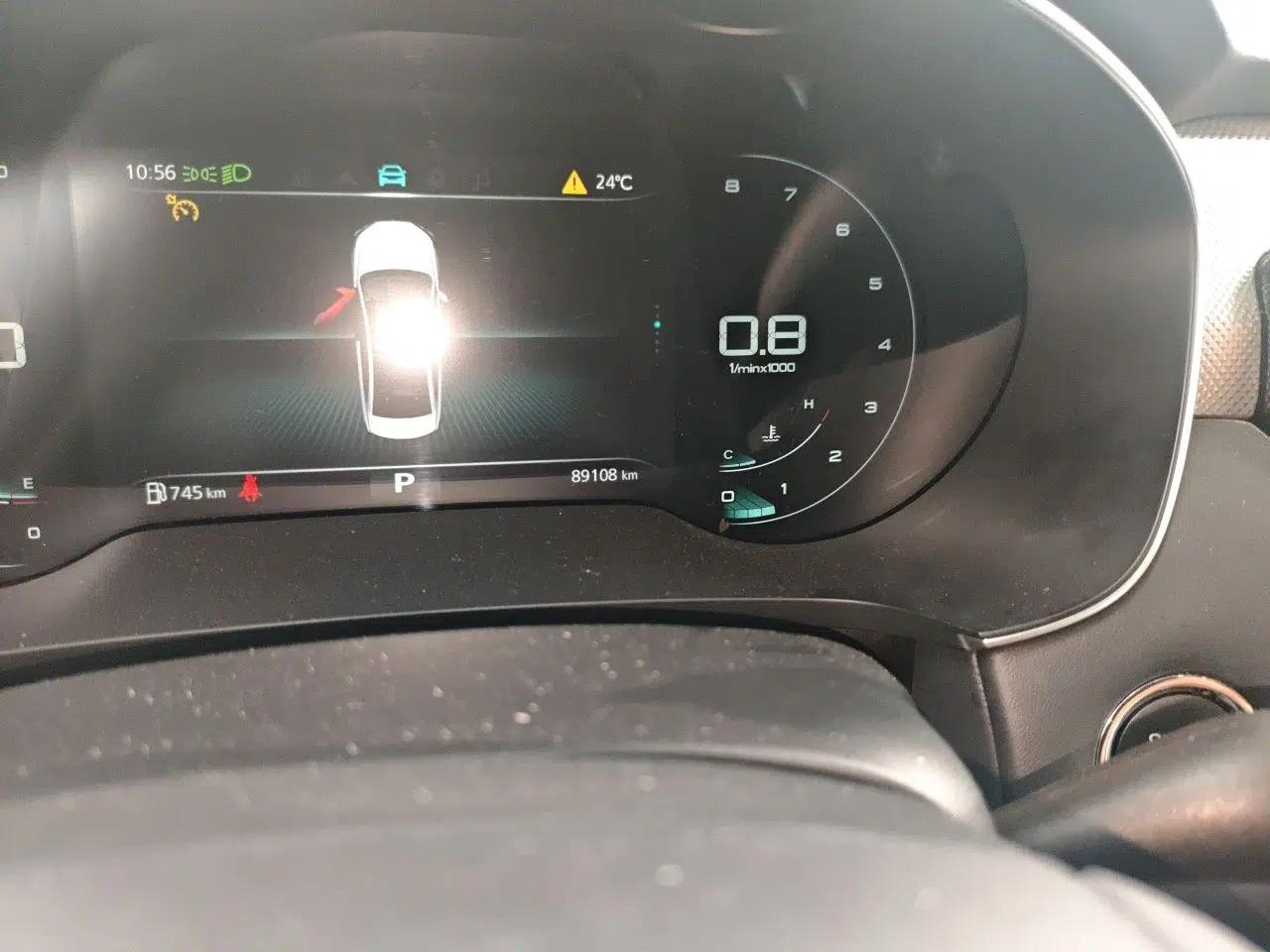 Roewe i6 MAX 2020 300TGI Automatic Cool & Stylish Skyroof Edition — миниатюра 12