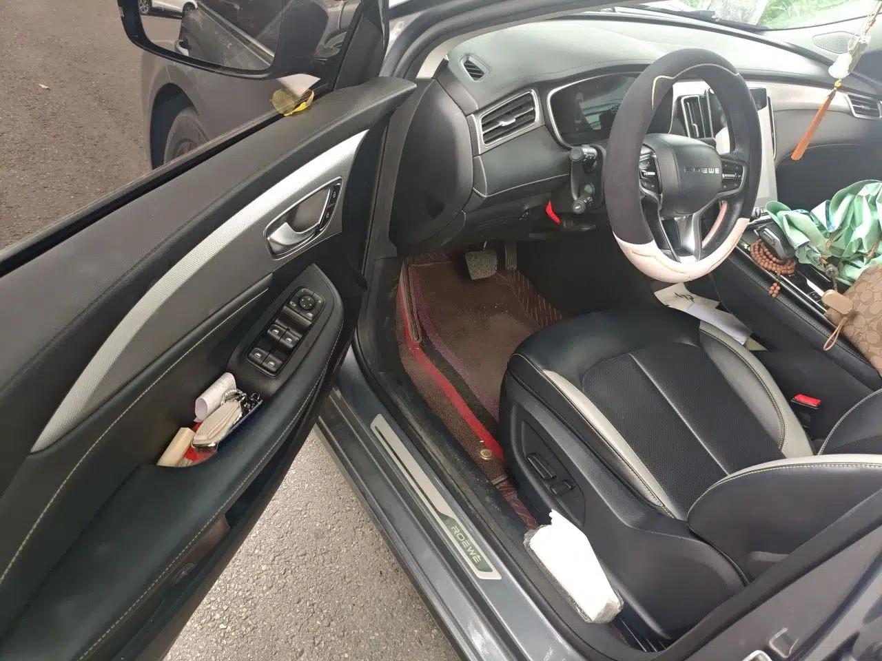 Roewe i6 MAX 2020 300TGI Automatic Cool & Stylish Skyroof Edition — миниатюра 16