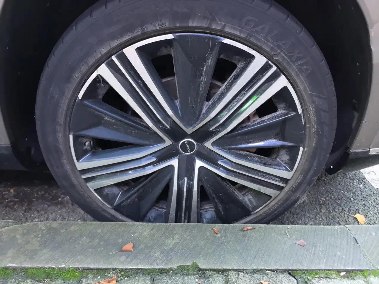Roewe RX9 2023 2.0T All-Wheel-Drive Luxury Edition — миниатюра 8