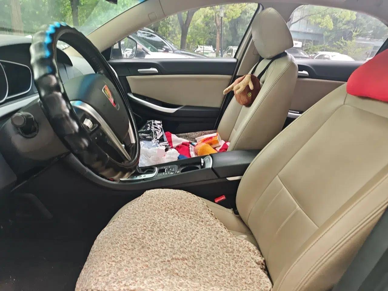 Roewe e550 2016 Deluxe Edition — миниатюра 15