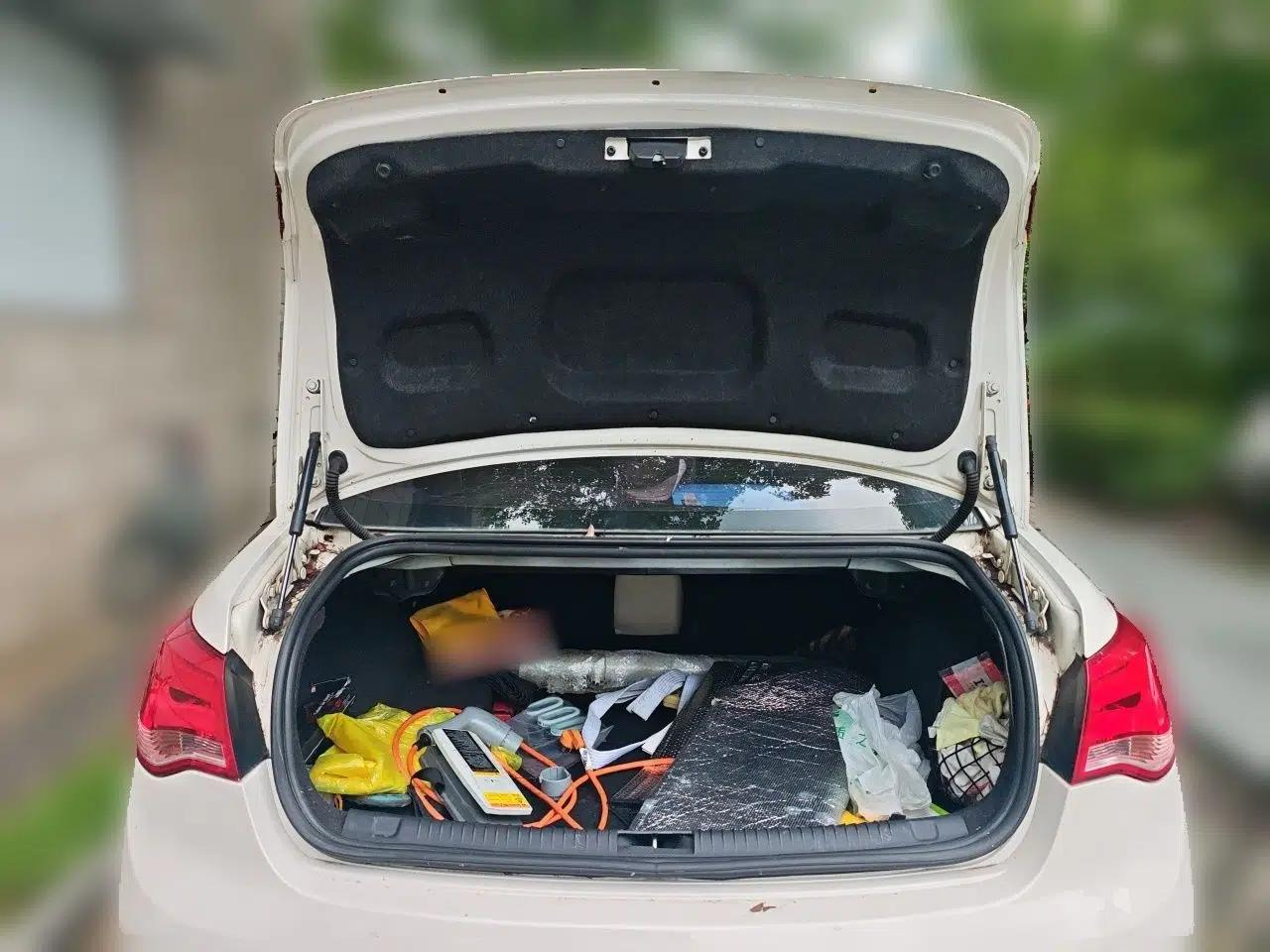 Roewe e550 2016 Deluxe Edition — миниатюра 19