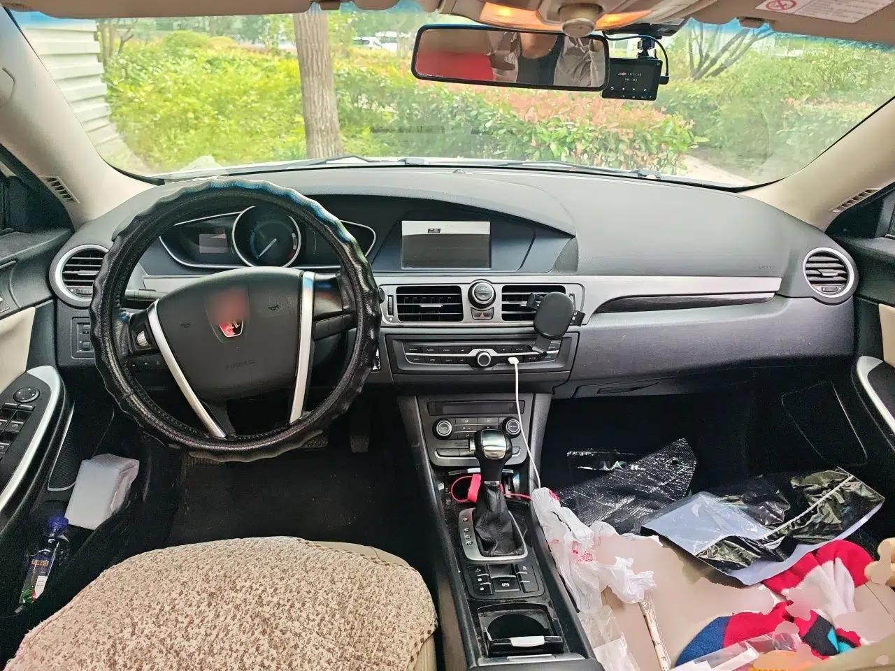 Roewe e550 2016 Deluxe Edition — миниатюра 9