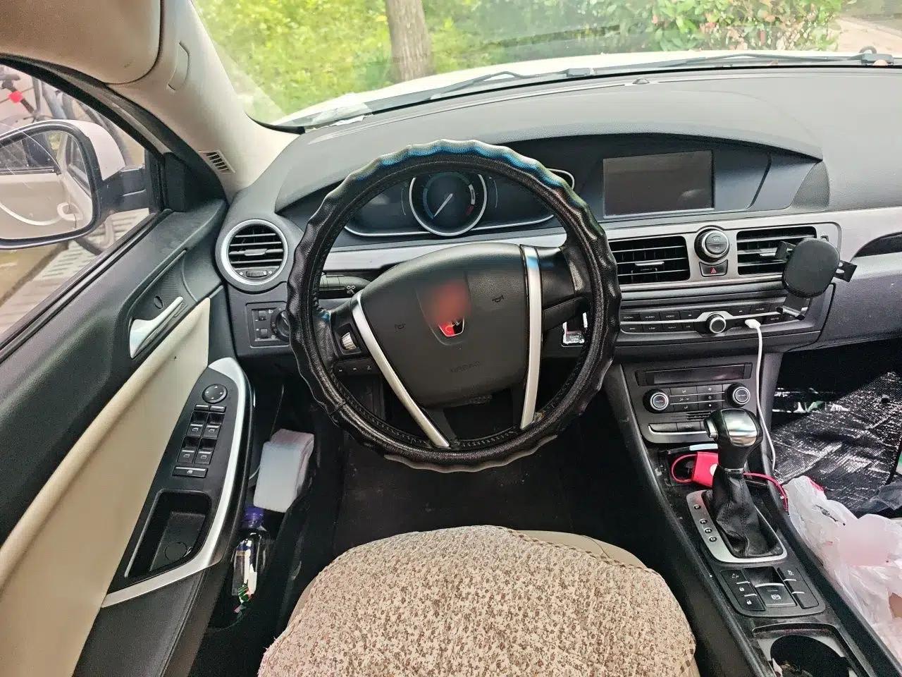 Roewe e550 2016 Deluxe Edition — миниатюра 10