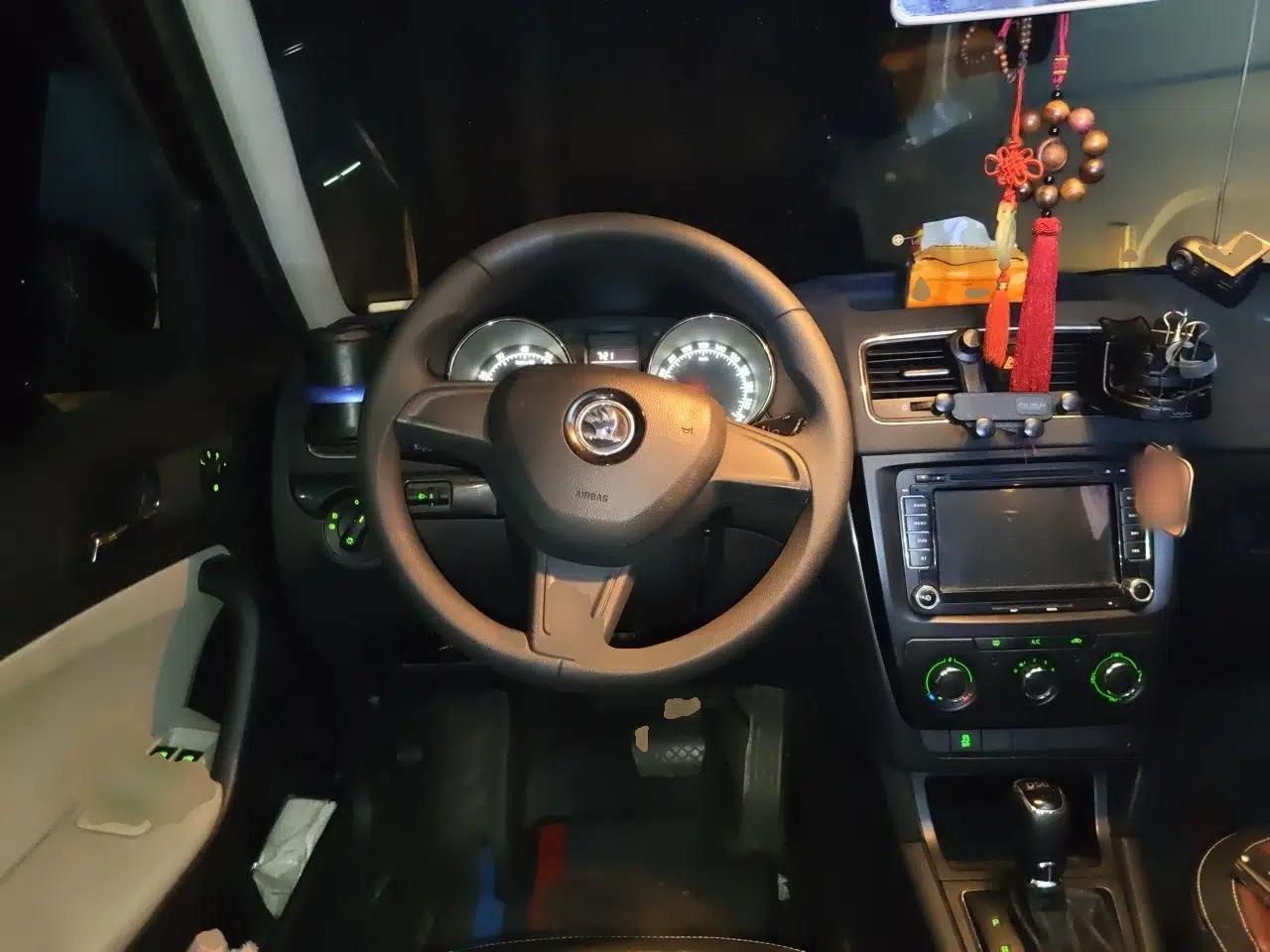 Skoda Yeti 2016 1.4TSI DSG Advanced Edition — миниатюра 10
