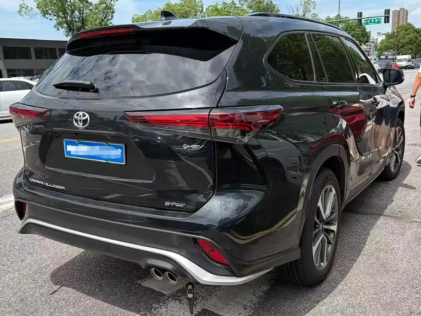 Crown Land Cruiser 2024 2.5L HEV 4WD Premium Edition — миниатюра 5