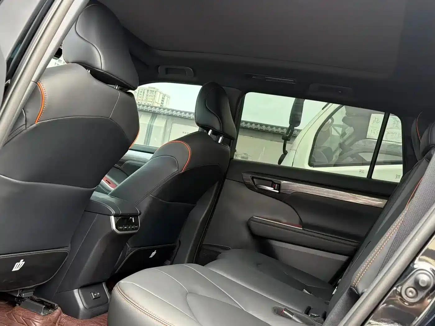 Crown Land Cruiser 2024 2.5L HEV 4WD Premium Edition — миниатюра 10