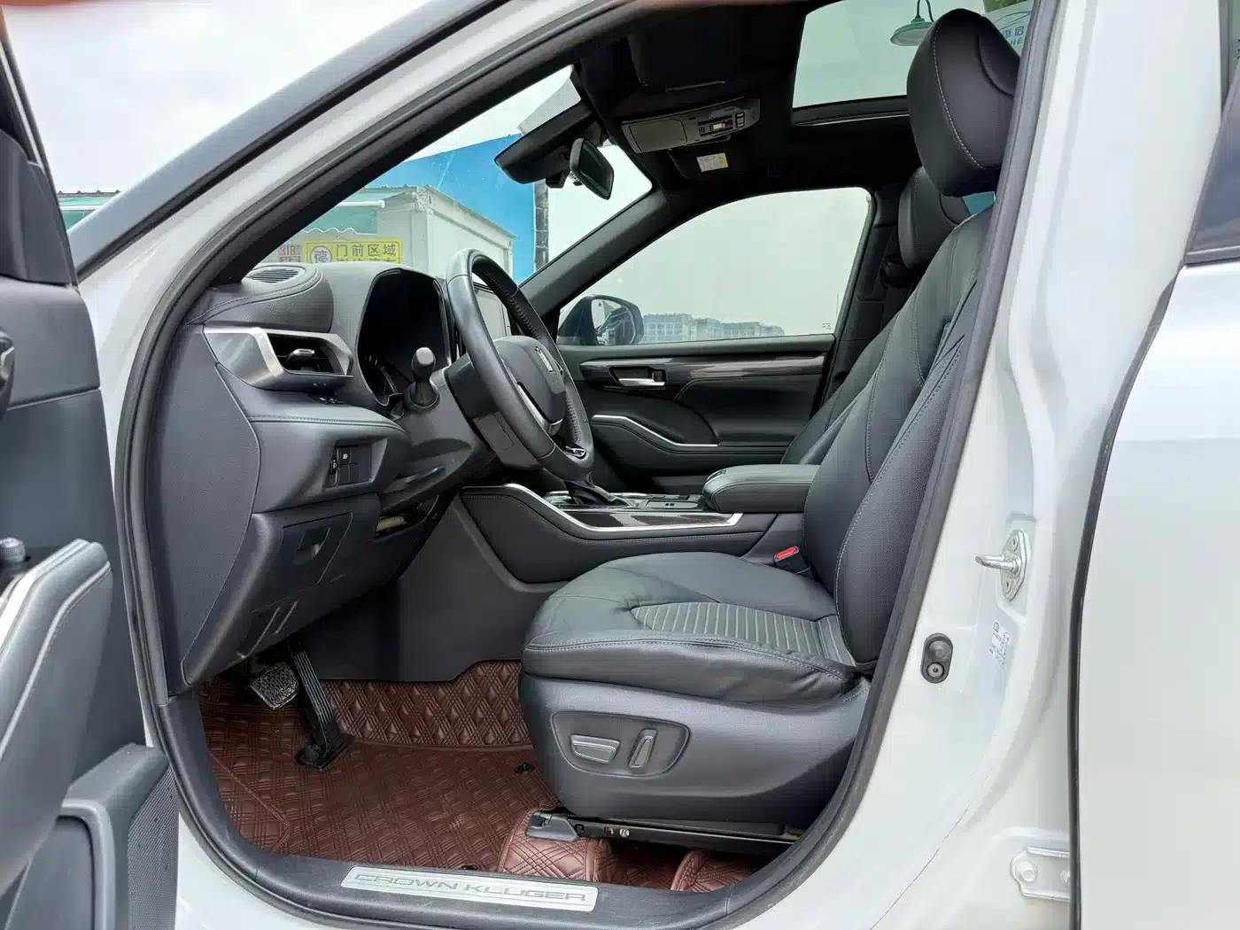Crown Land Cruiser 2023 2.5L HEV 4WD Luxury Edition — миниатюра 6