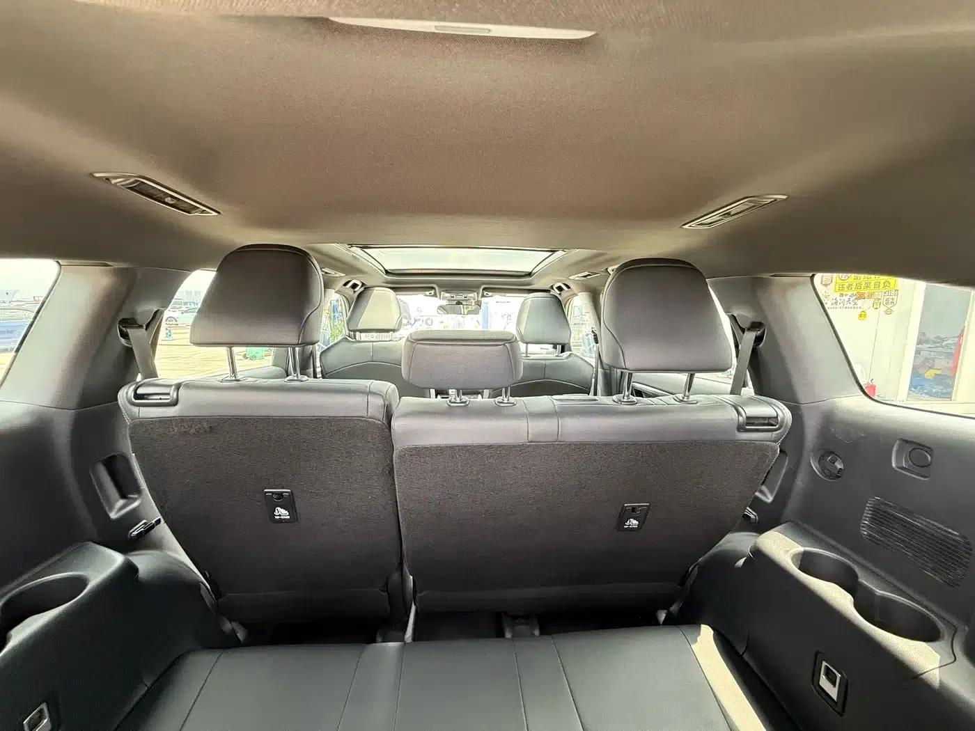 Crown Land Cruiser 2023 2.5L HEV 4WD Luxury Edition — миниатюра 10