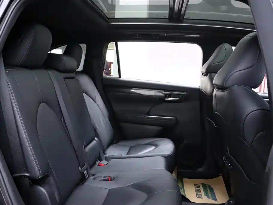 Crown Land Cruiser 2021 2.5L HEV 4WD Flagship Edition — миниатюра 12
