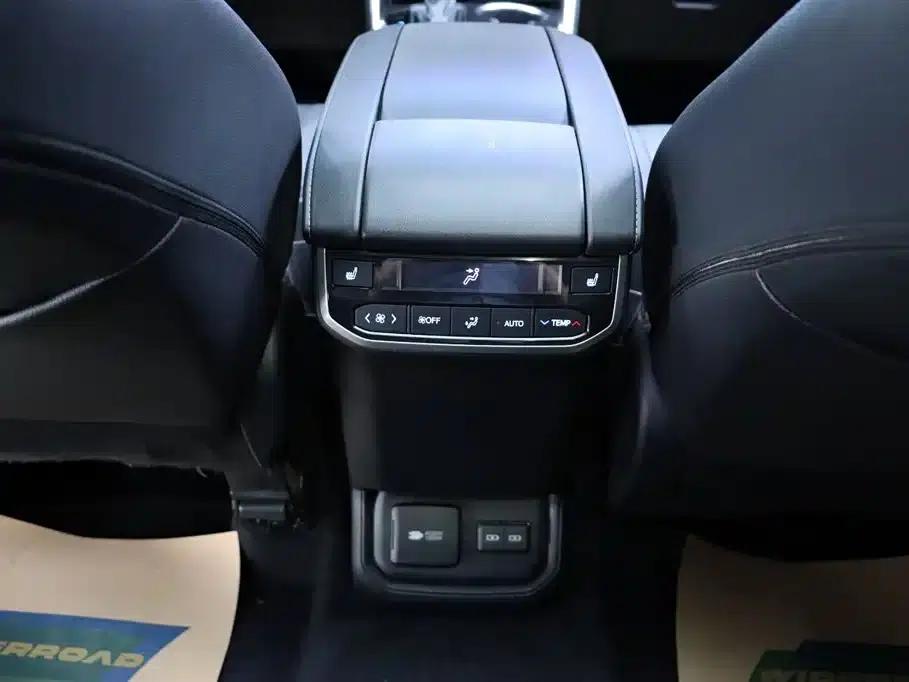 Crown Land Cruiser 2021 2.5L HEV 4WD Flagship Edition — миниатюра 17