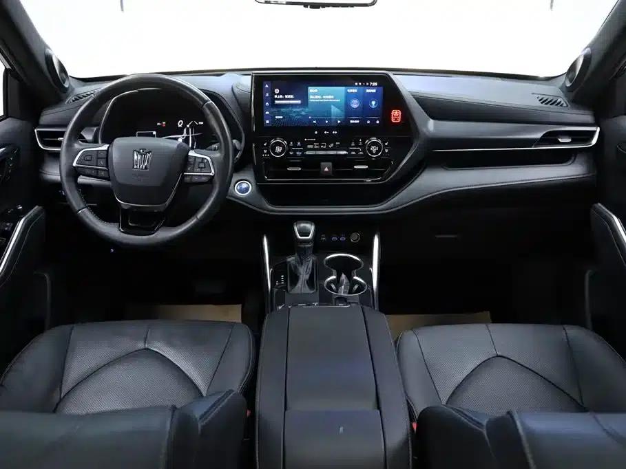 Crown Land Cruiser 2021 2.5L HEV 4WD Flagship Edition — миниатюра 18