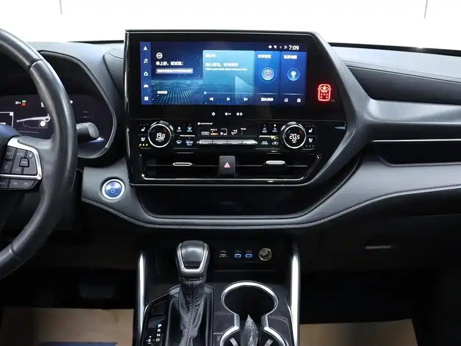 Crown Land Cruiser 2021 2.5L HEV 4WD Flagship Edition — миниатюра 20