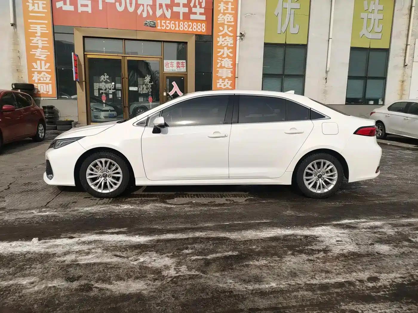2022 Toyota Avalon 2.0L Elite Edition — миниатюра 3