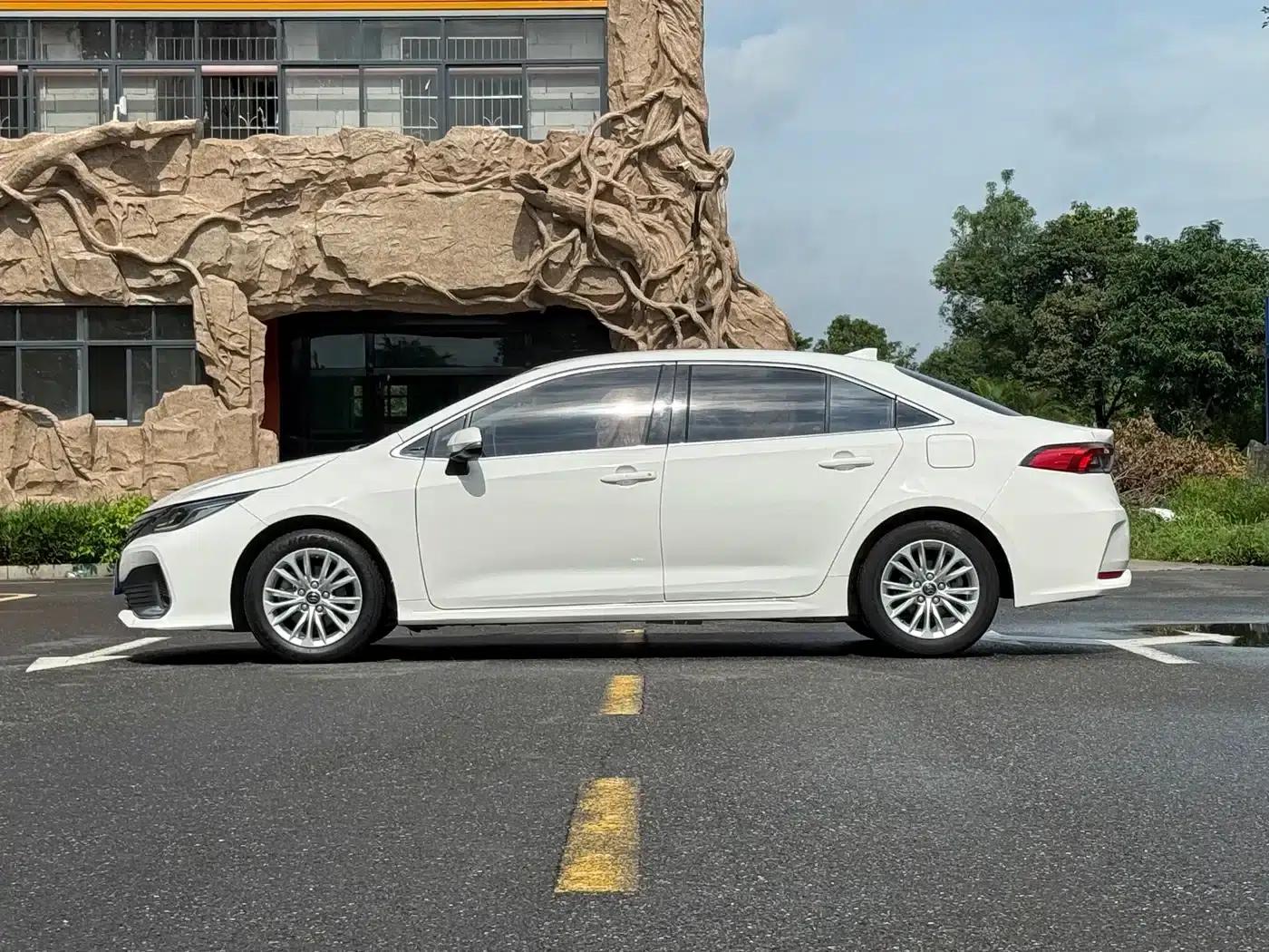 2022 Avalon 2.0L Pioneer Edition — миниатюра 4