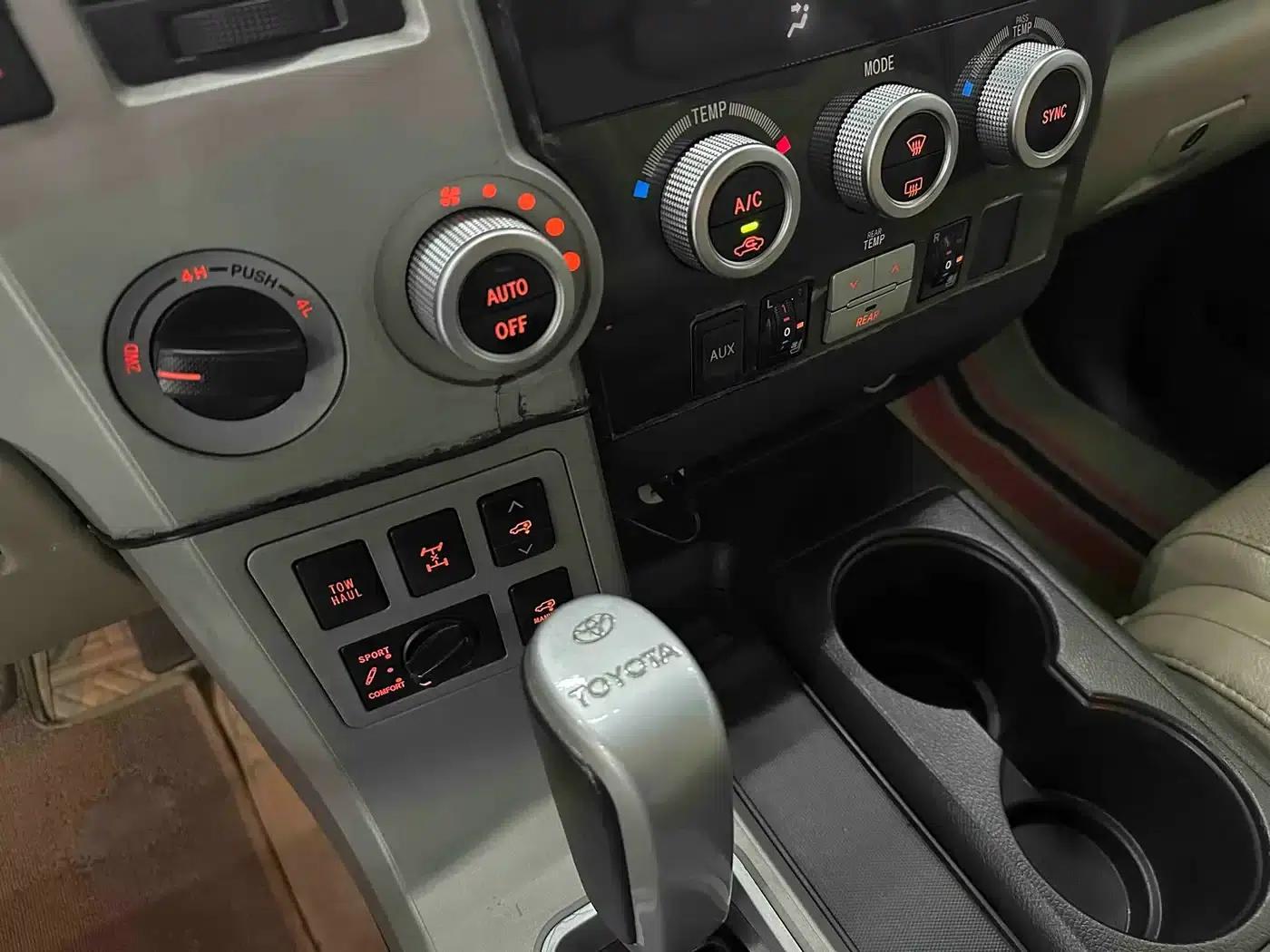 Sequoia 2010 5.7 Platinum Edition — миниатюра 14