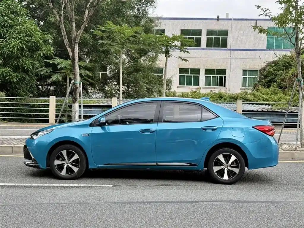 Levin Hybrid E+ 2019 1.8PH V E-CVT Luxury Edition — миниатюра 8