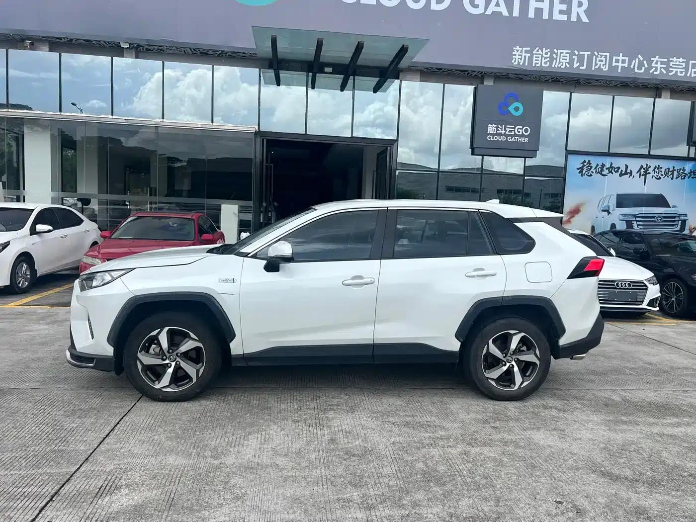 RAV4 Hybrid E+ 2021 2.5L 2WD Urban Pro — миниатюра 4
