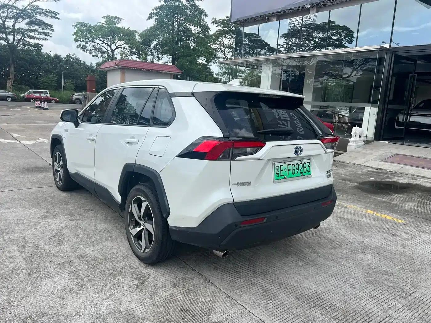 RAV4 Hybrid E+ 2021 2.5L 2WD Urban Pro — миниатюра 7