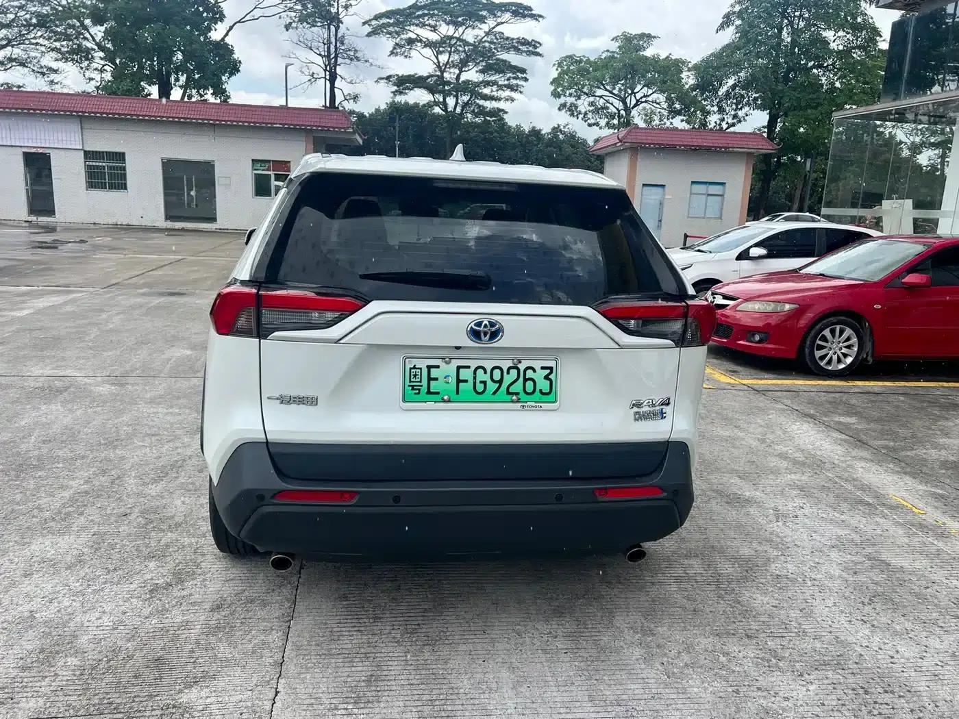 RAV4 Hybrid E+ 2021 2.5L 2WD Urban Pro — миниатюра 8