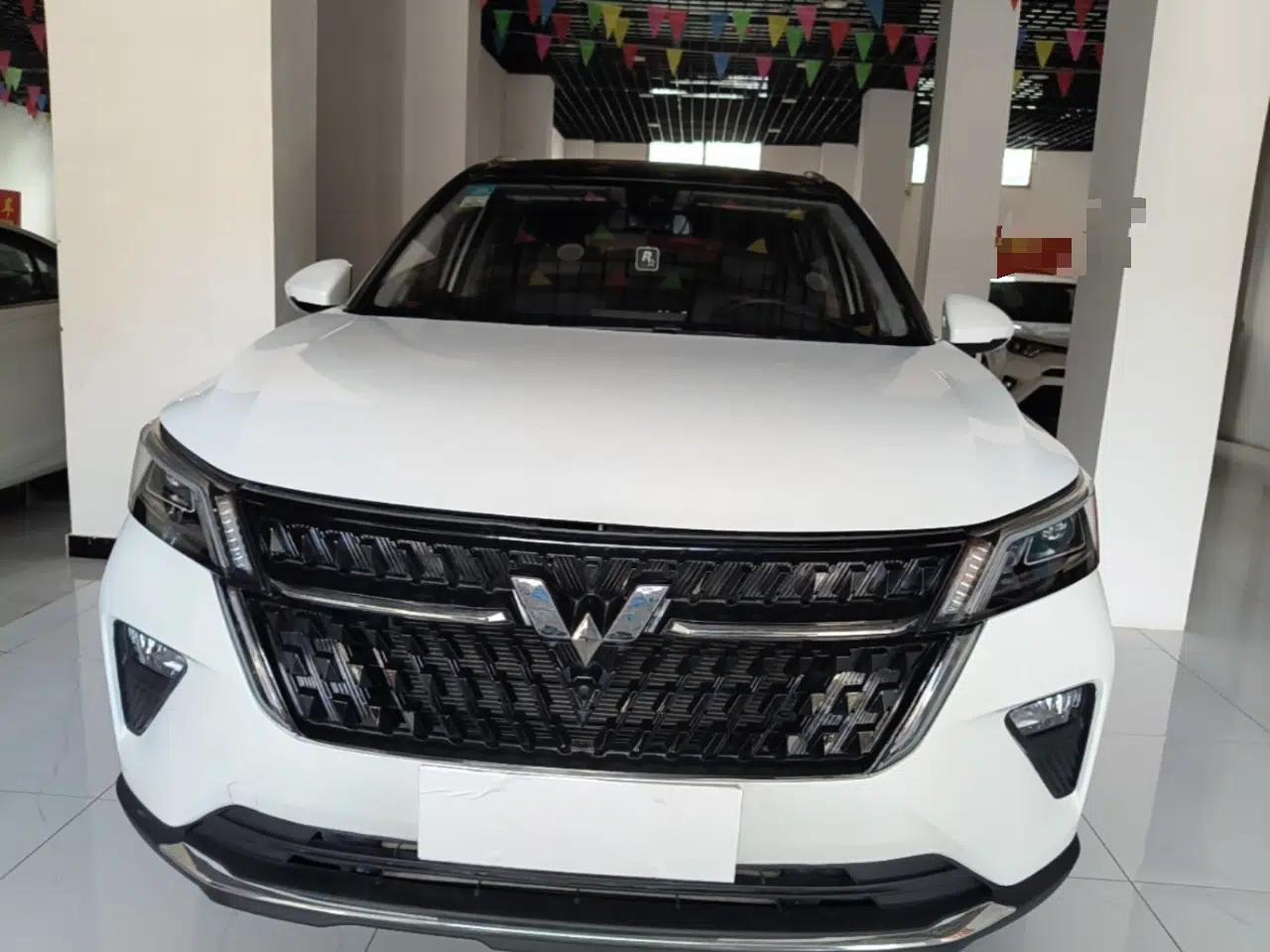 Wuling Asta 2021 1.5T CVT Star曜 Edition — миниатюра 2