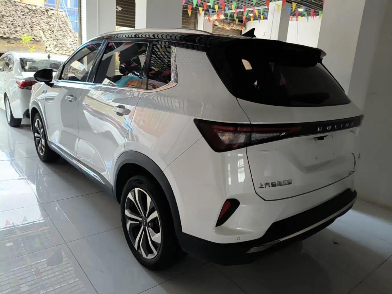 Wuling Asta 2021 1.5T CVT Star曜 Edition — миниатюра 4