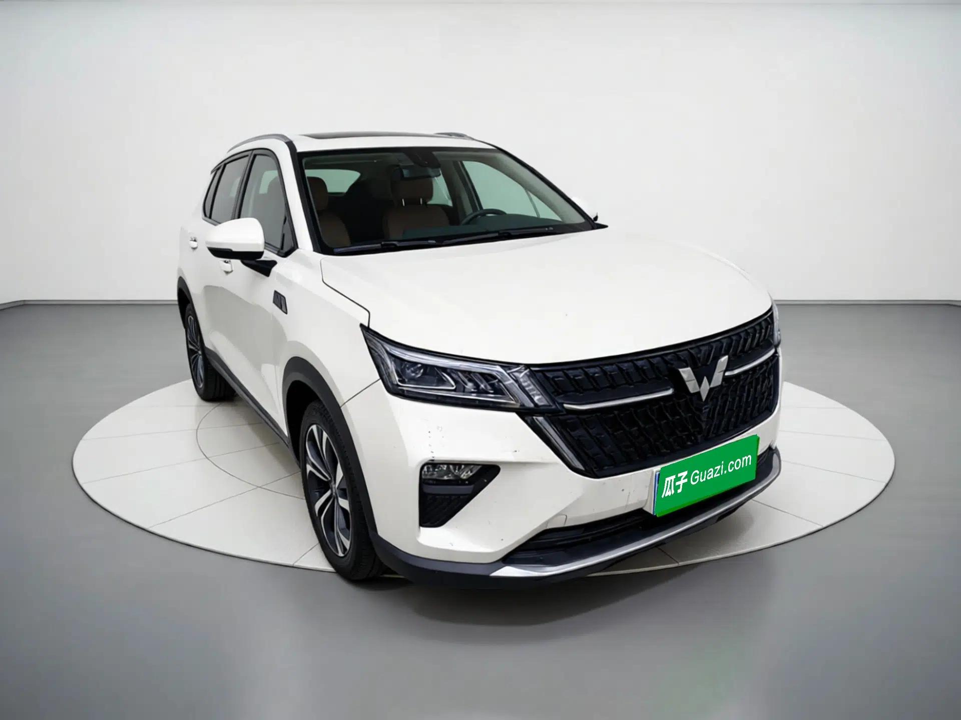 Wuling Asta 2021 1.5T CVT Star曜 Edition — миниатюра 2