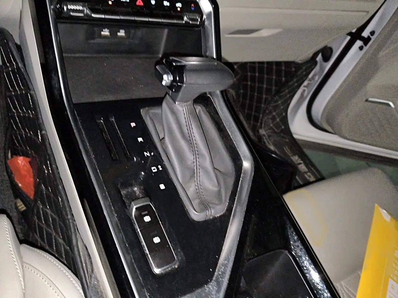 Wuling Asta 2021 1.5T CVT Star曜 Edition — миниатюра 11