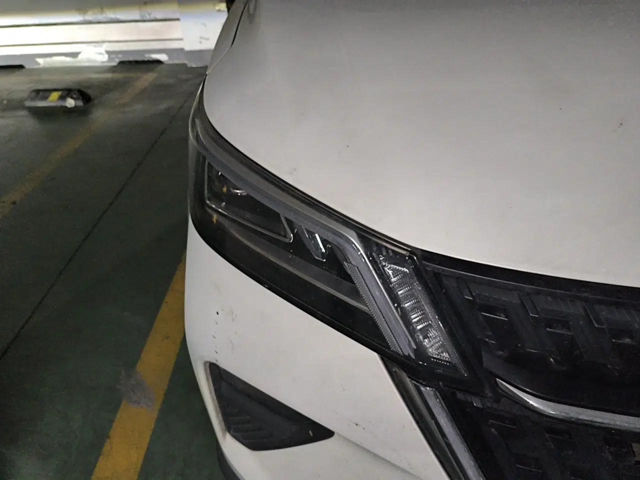 Wuling Asta 2021 1.5T CVT Star曜 Edition — миниатюра 4