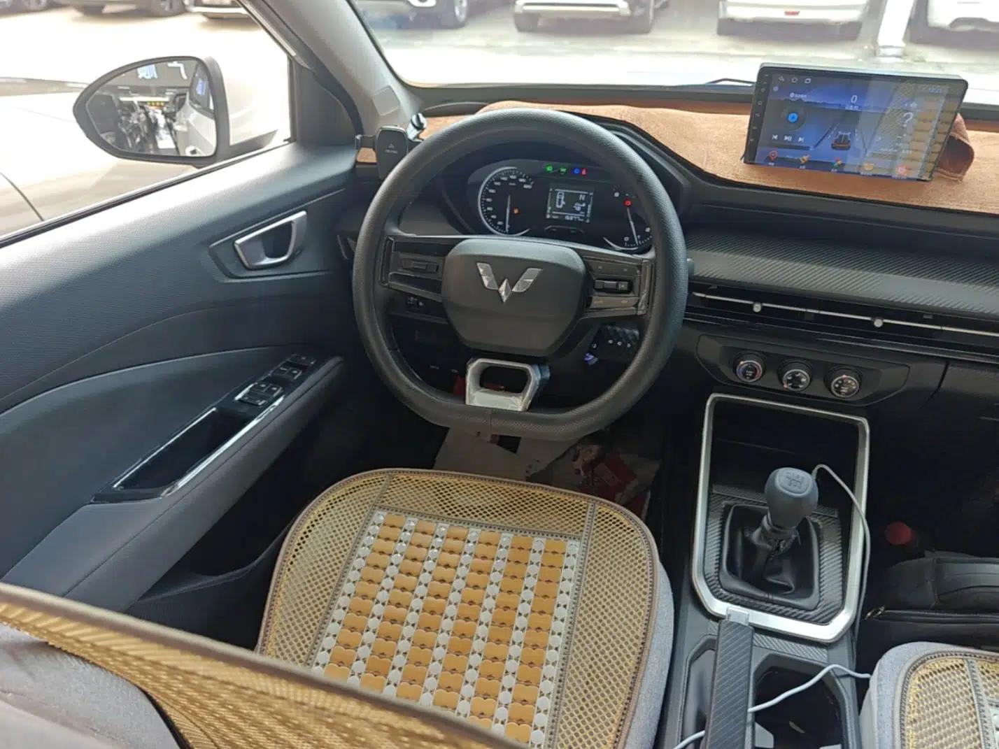 Wuling Alvez 2022 1.5L Manual Free-Style Model — миниатюра 13