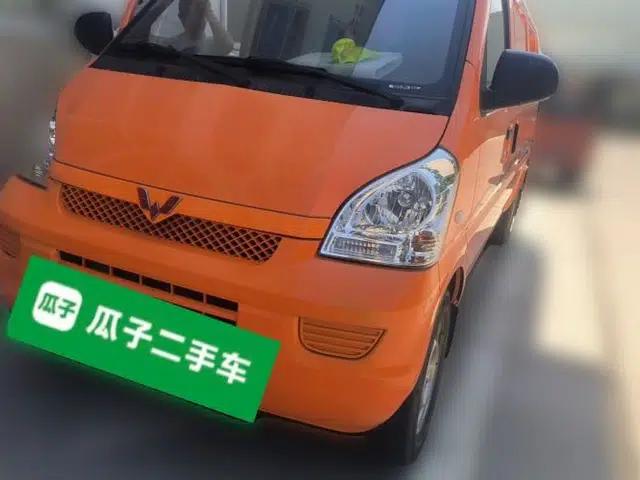 Wuling Rongguang EV 2022 model, 300 km range, automatic transmission, two seats, no sunroof.